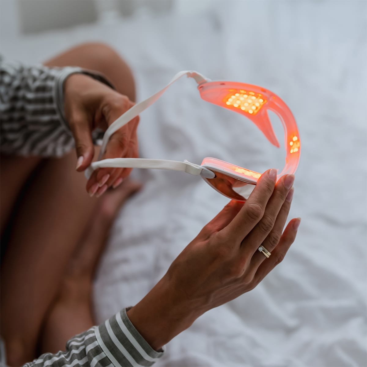 beautifly-serene-eye-pro-augenmassageger-t-mit-rotlicht-und-led-maske image 3